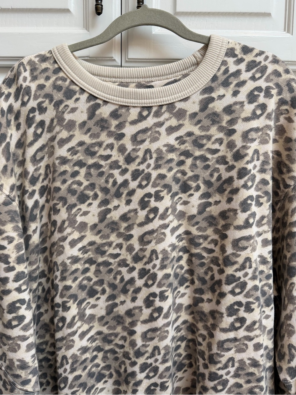 NWT Aerie Go-To Sweatshirt Neutral Leopard Print Oversized Size Small - Picture 7 of 16